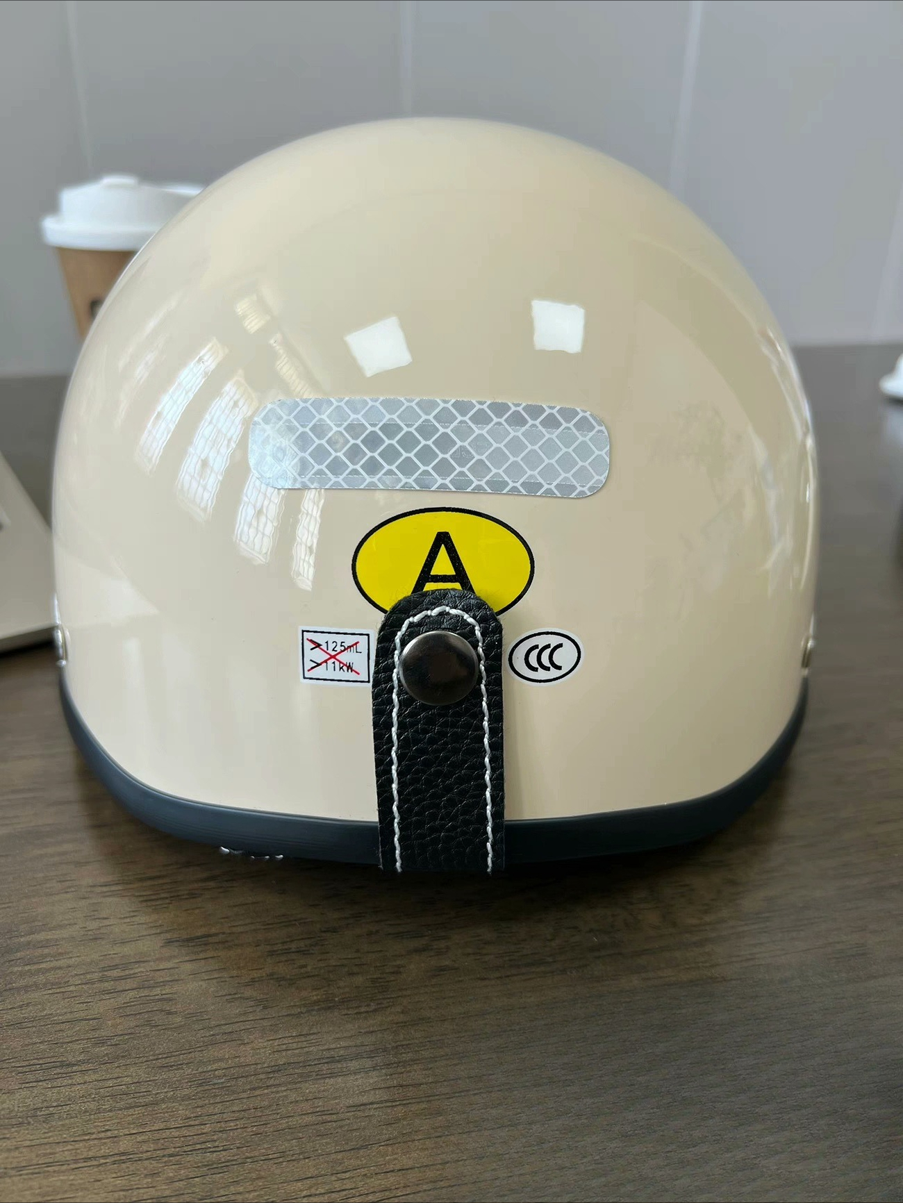 หมวกกันน็อคมอเตอร์ไซค์แบบครึ่ง - Motorcycle Gear Urban บทวิจารณ์และราคา