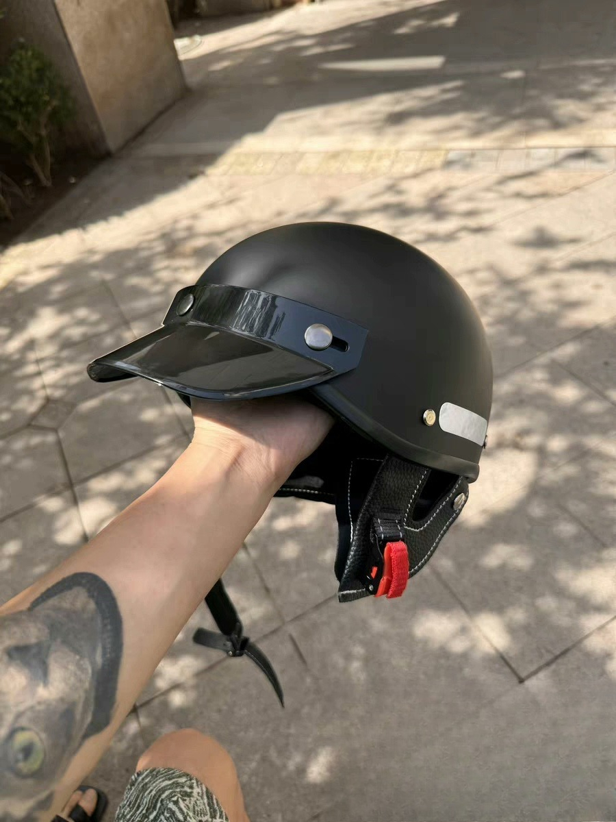 หมวกกันน็อคมอเตอร์ไซค์แบบครึ่ง - Motorcycle Gear Urban บทวิจารณ์และราคา