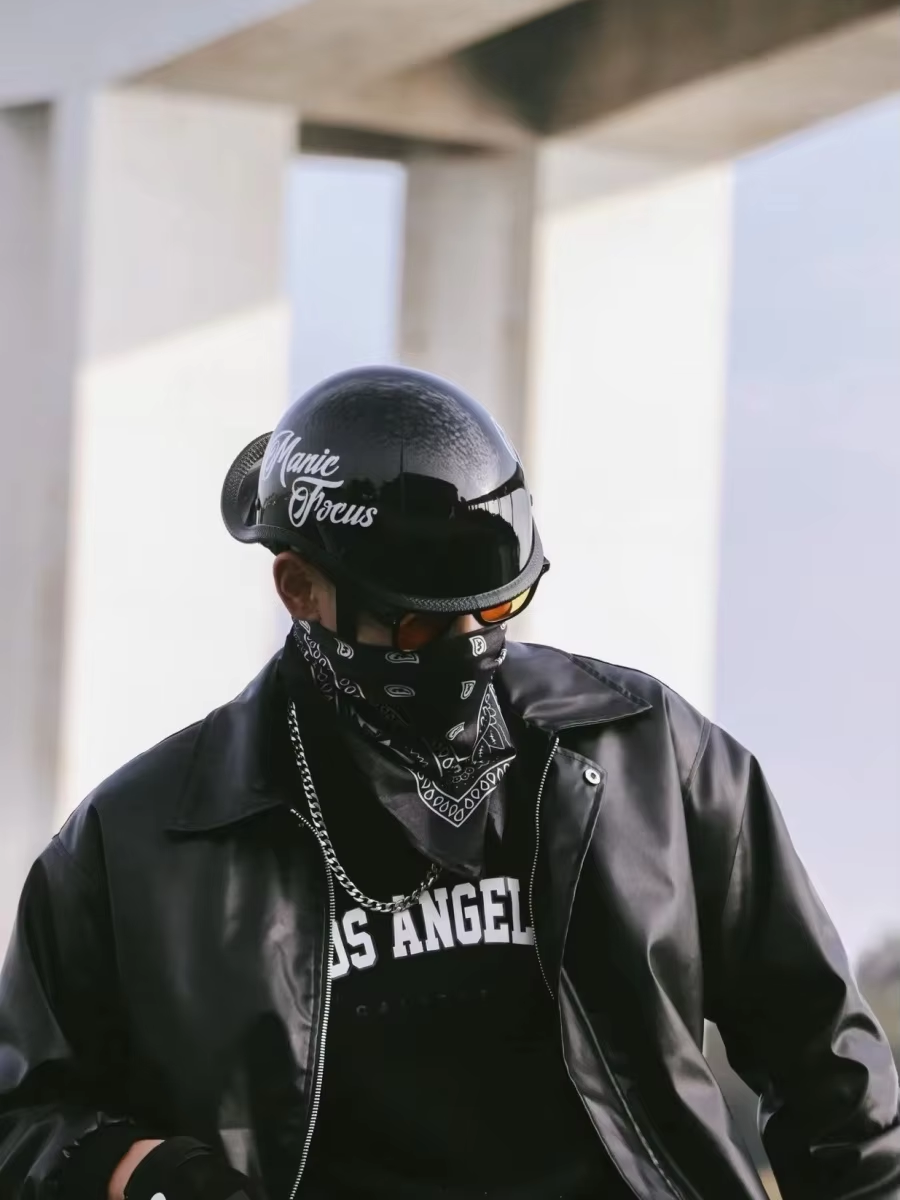 หมวกกันน็อคมอเตอร์ไซค์สไตล์เรโ - Motorcycle Gear Urban บทวิจารณ์และราคา